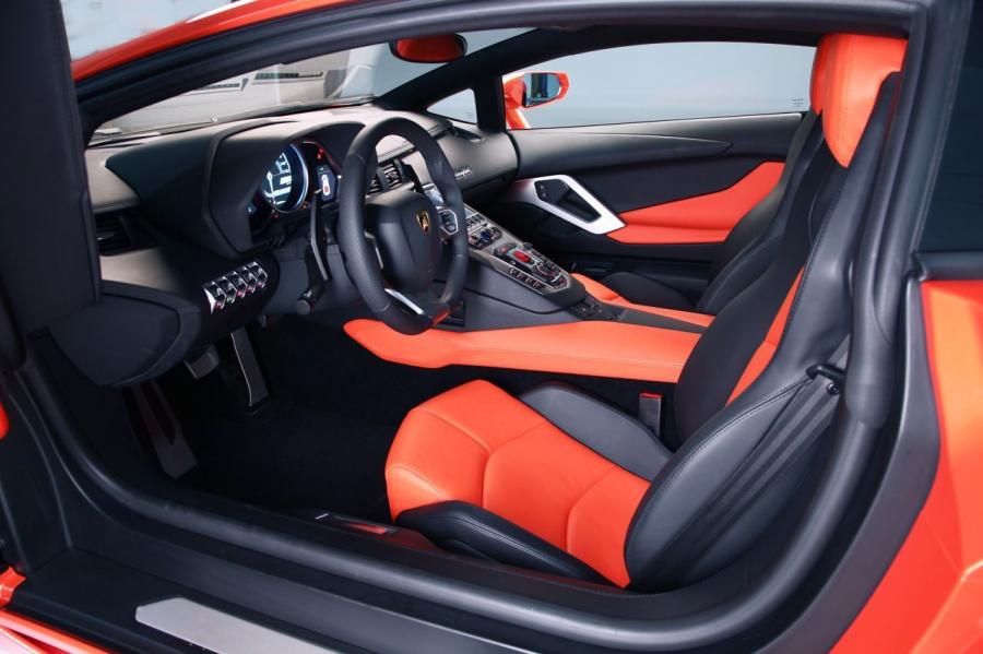  Lamborghini Aventador LP700-4 2011 года  (фото 184 из 204)